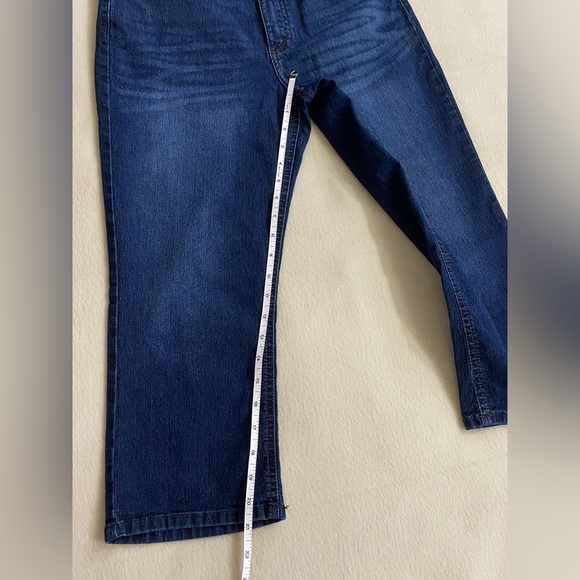 Lee Riders mid rise capri - Picture 8 of 10